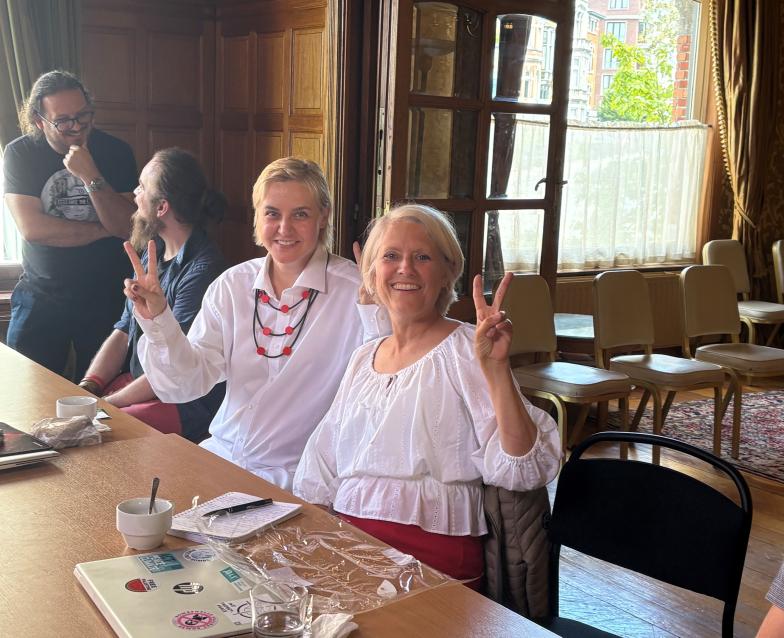 Olga Karach en Annemarie Gielen bij Quakers