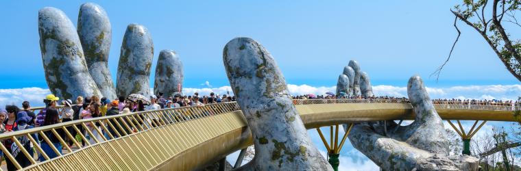 Brug met handen in Vietnam