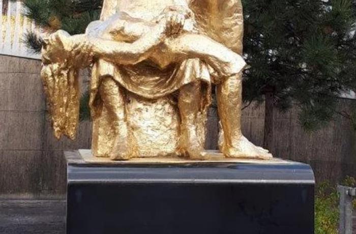 Standbeeld van de onbekende oorlogsvrouw te Leuven - door Iowa Pom
