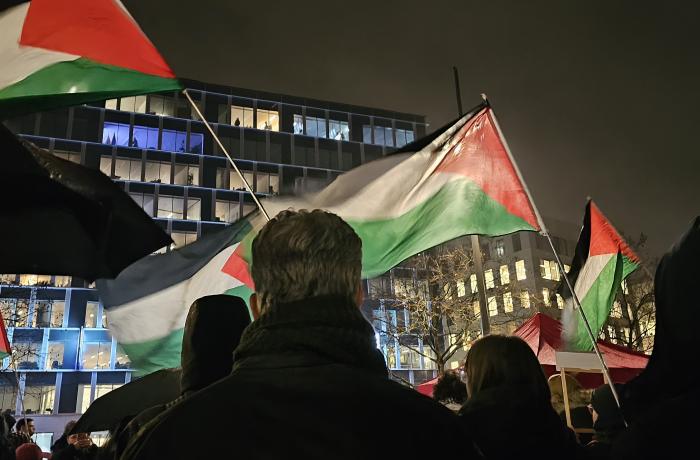 Betogers op het Burgemeester E. Ryckaertsplein