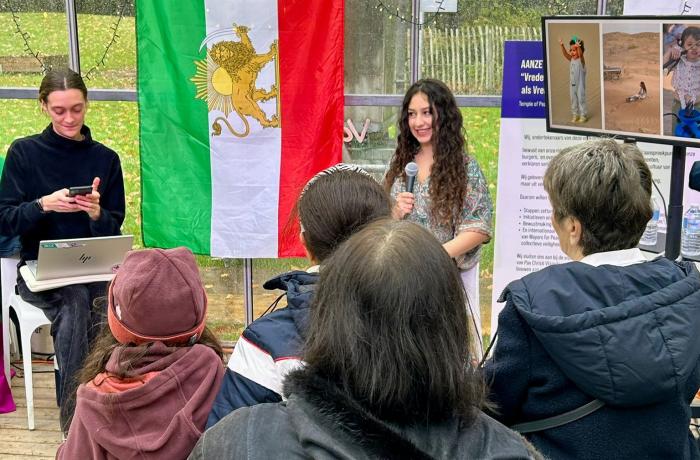 Avina Diba tijdens het panel De vergeten namen ©Pax Christi Vlaanderen