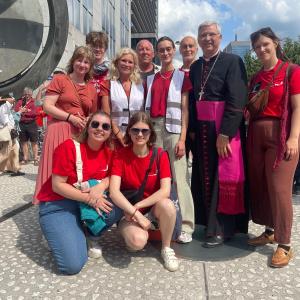 Kamino, Pax Christi en bisschop Bonny
