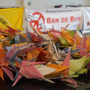 Kraanvogels ter herdenking van 80 jaar Hiroshima en Nagasaki