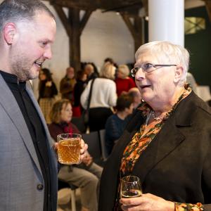 Directeur Orry Van de Wauwer en AV-lid Mieke Vogels