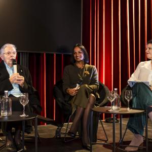 Zuster Jeanne Devos, Julie Hendrixck Devos en moderator Sandy Snoeck