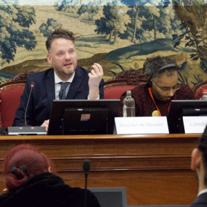 © Lieve Dangreau, tijdens een eerder symposium in de Senaat