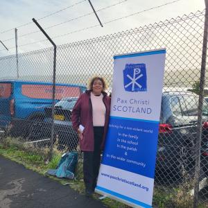 Bénédicte maakt kennis met zusterorganisatie, Pax Christi Schotland (eveneens lid van ICAN)